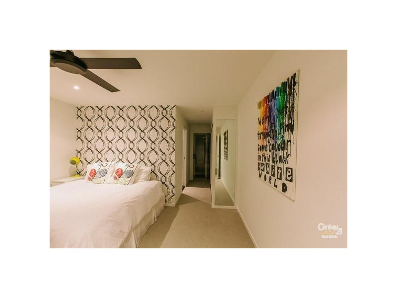 383 Benowa Road, Benowa Waters QLD 4217