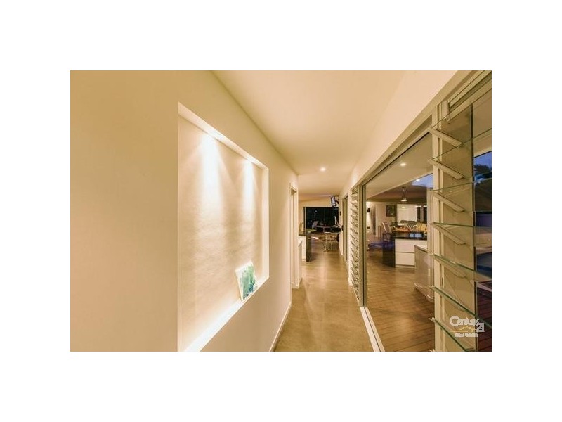 383 Benowa Road, Benowa Waters QLD 4217