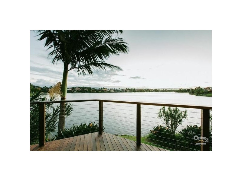 383 Benowa Road, Benowa Waters QLD 4217