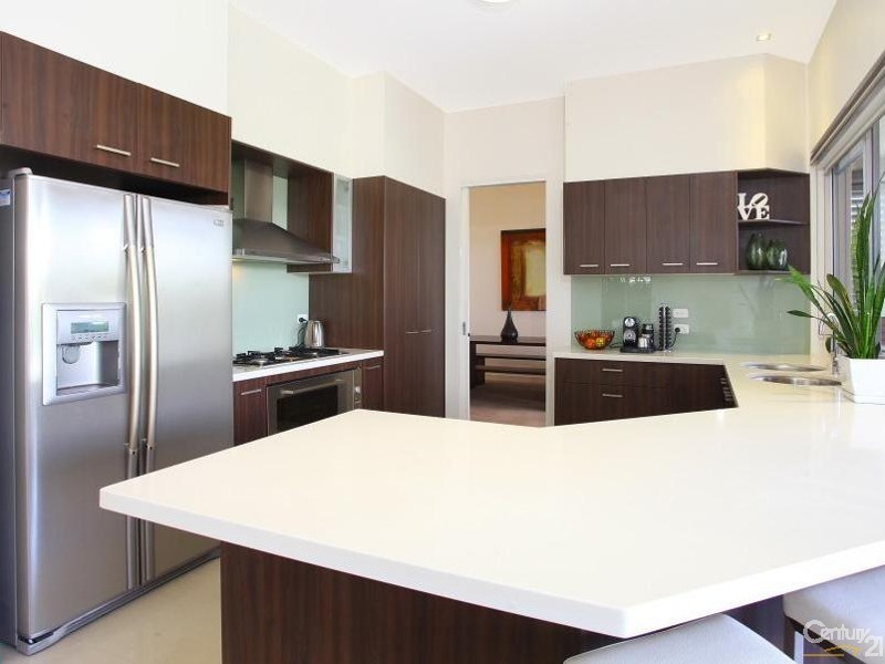 5002 Riverwood Grove, Benowa QLD 4217