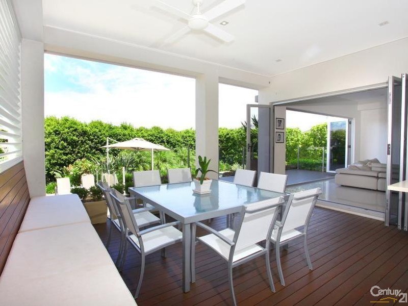 5002 Riverwood Grove, Benowa QLD 4217