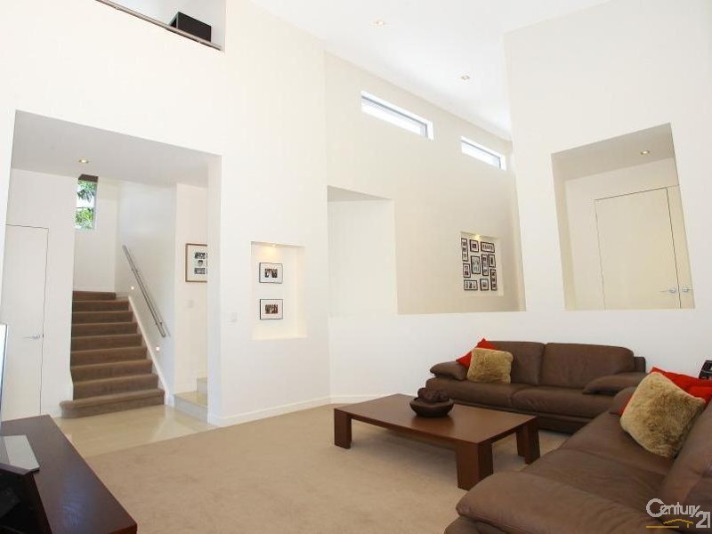 5002 Riverwood Grove, Benowa QLD 4217