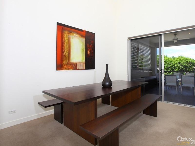 5002 Riverwood Grove, Benowa QLD 4217