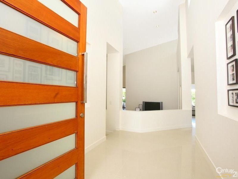 5002 Riverwood Grove, Benowa QLD 4217