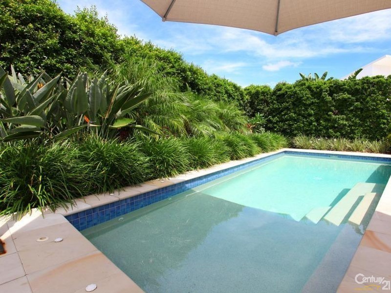 5002 Riverwood Grove, Benowa QLD 4217