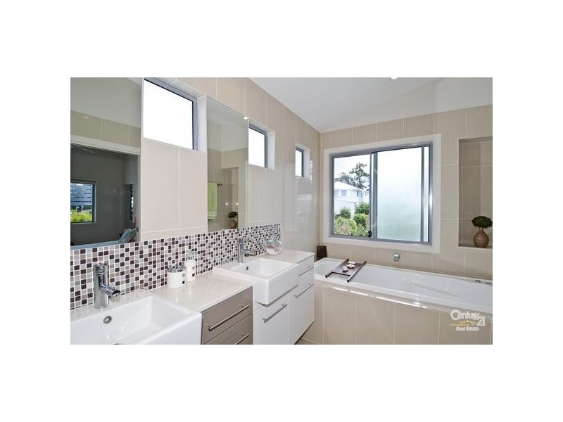 4026b The Boulevarde, Benowa QLD 4217