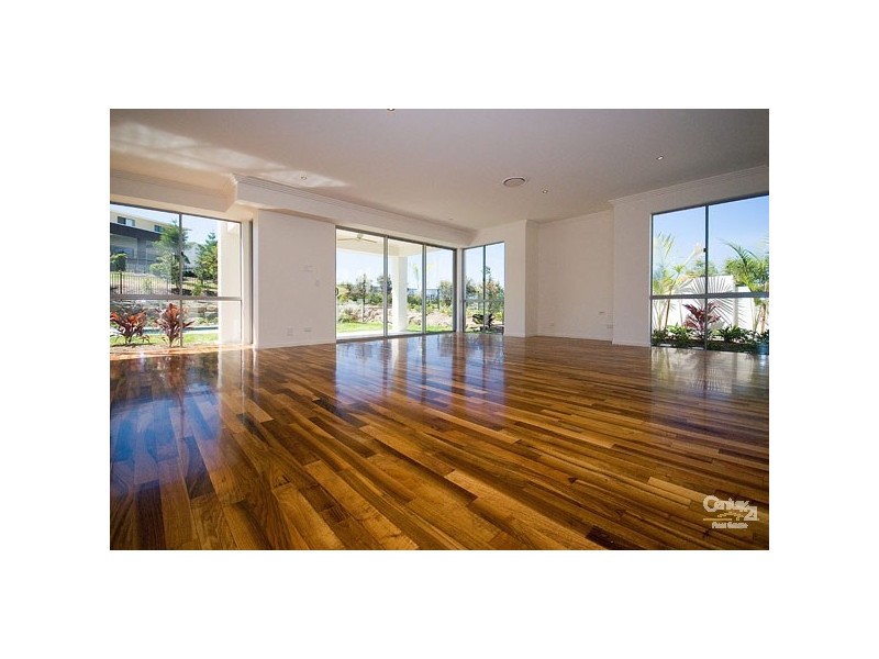 2/5021 Riverwood Grove, Benowa QLD 4217