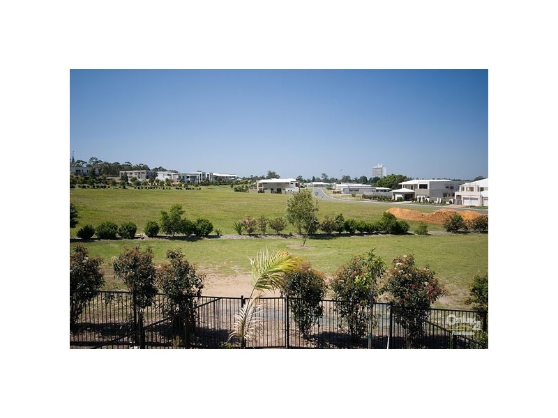 2/5021 Riverwood Grove, Benowa QLD 4217