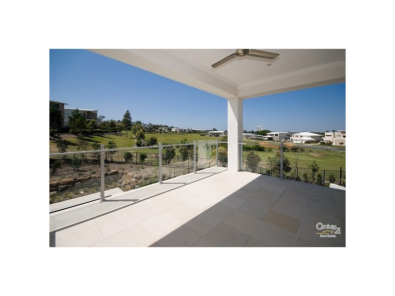 2/5021 Riverwood Grove, Benowa QLD 4217