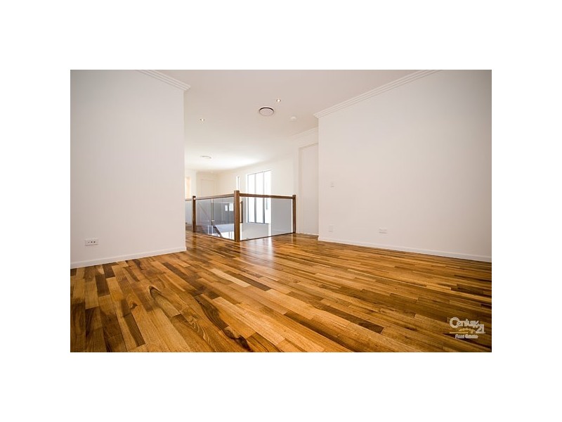 2/5021 Riverwood Grove, Benowa QLD 4217