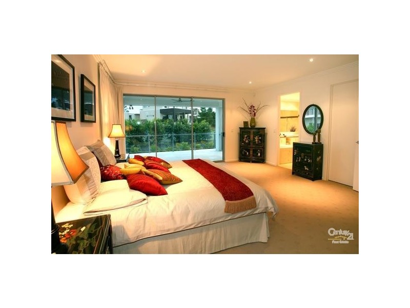 2/5021 Riverwood Grove, Benowa QLD 4217