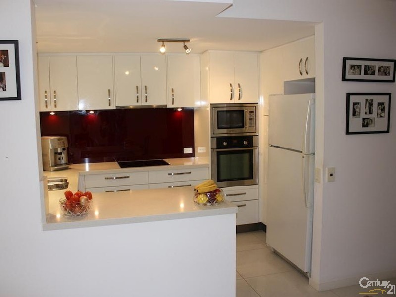 2132 South Shields, Benowa QLD 4217