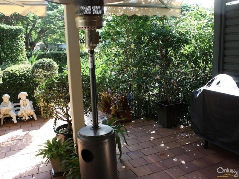 2132 South Shields, Benowa QLD 4217