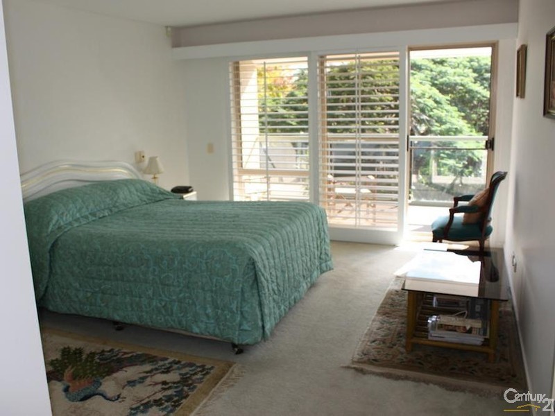 2132 South Shields, Benowa QLD 4217