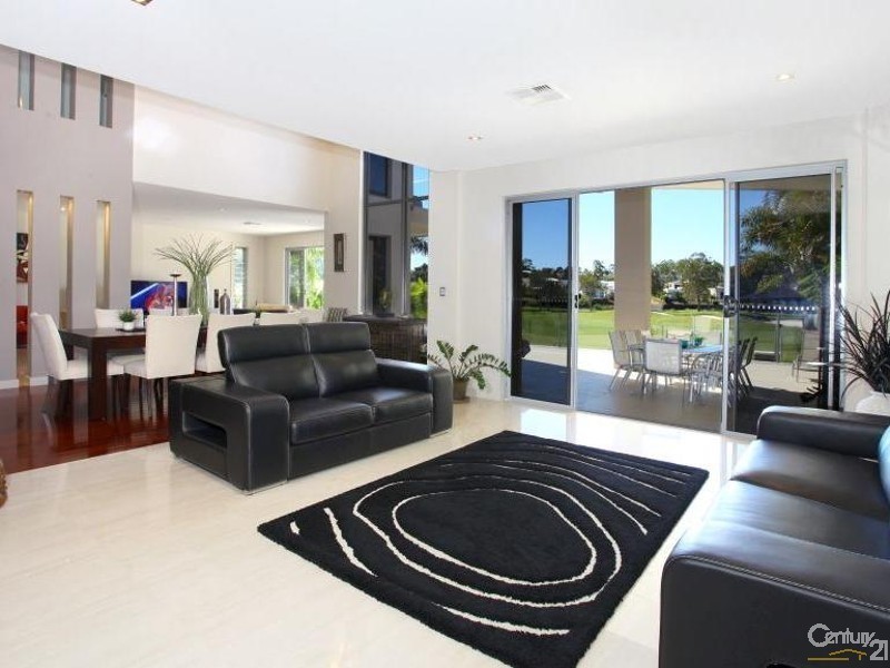 3009 Northview Parade, Benowa QLD 4217