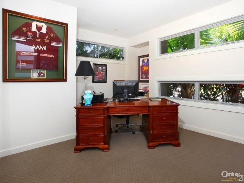 3009 Northview Parade, Benowa QLD 4217