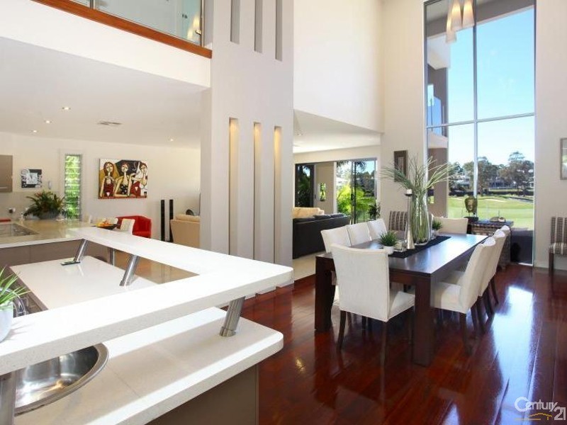 3009 Northview Parade, Benowa QLD 4217