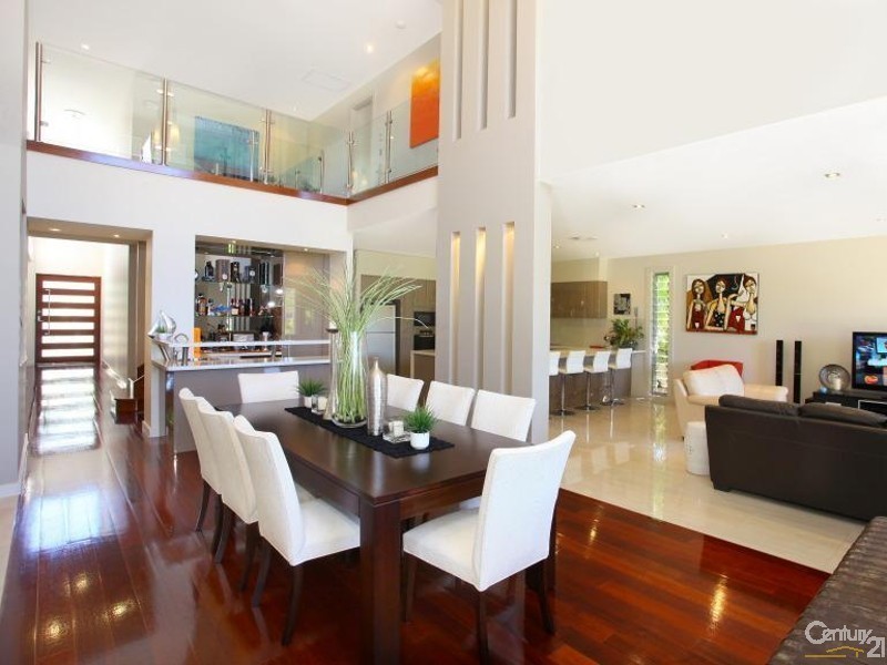 3009 Northview Parade, Benowa QLD 4217