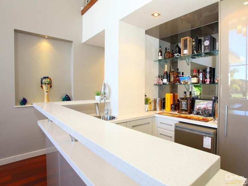 3009 Northview Parade, Benowa QLD 4217