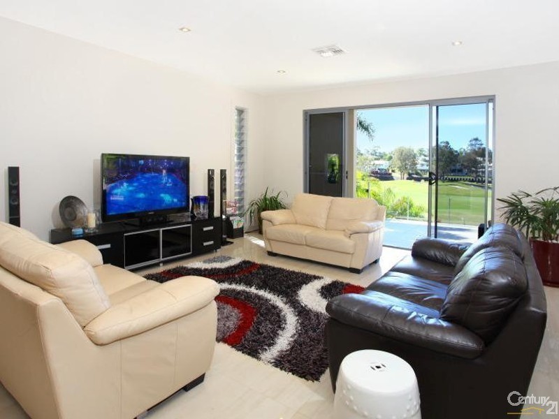 3009 Northview Parade, Benowa QLD 4217