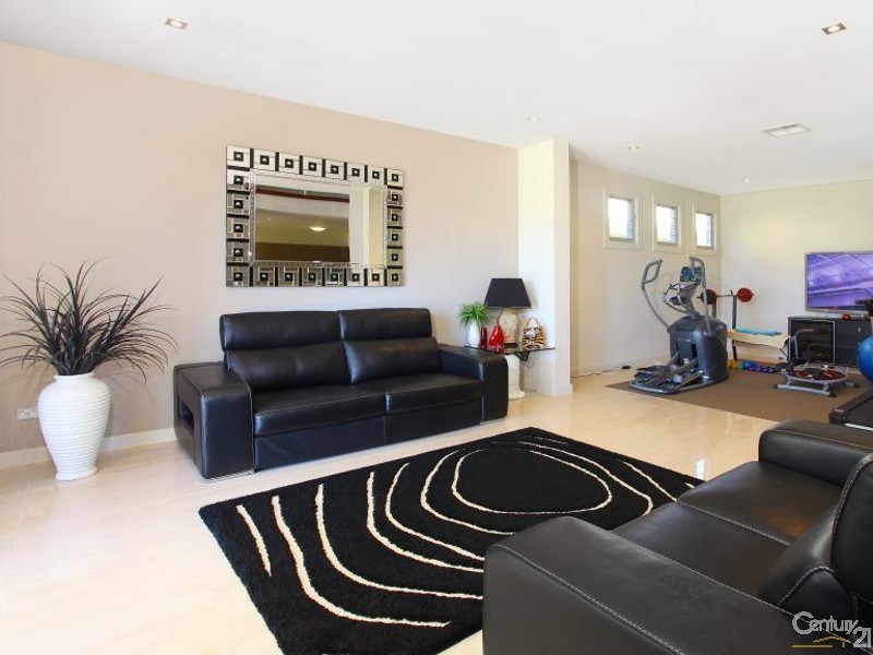 3009 Northview Parade, Benowa QLD 4217