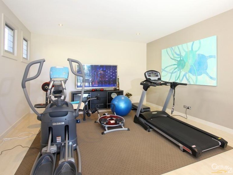 3009 Northview Parade, Benowa QLD 4217