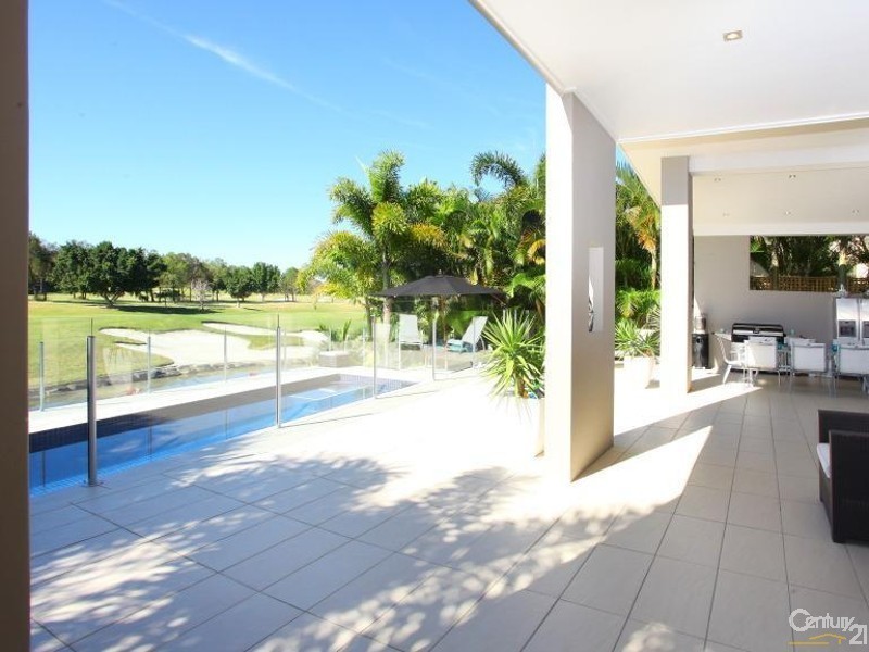 3009 Northview Parade, Benowa QLD 4217