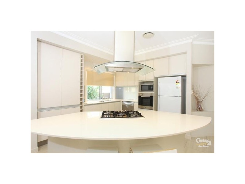 1015 Lakeview Tce, Benowa QLD 4217