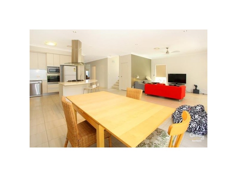 1015 Lakeview Tce, Benowa QLD 4217