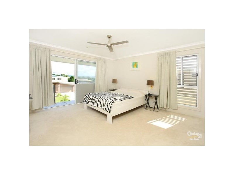 1015 Lakeview Tce, Benowa QLD 4217
