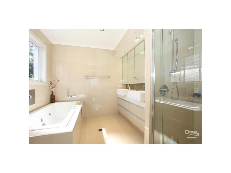 1015 Lakeview Tce, Benowa QLD 4217