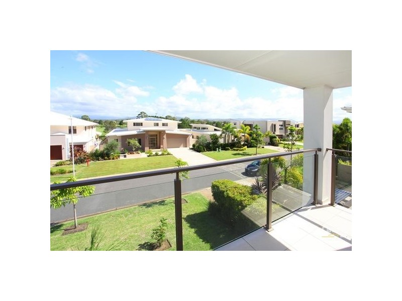 1015 Lakeview Tce, Benowa QLD 4217