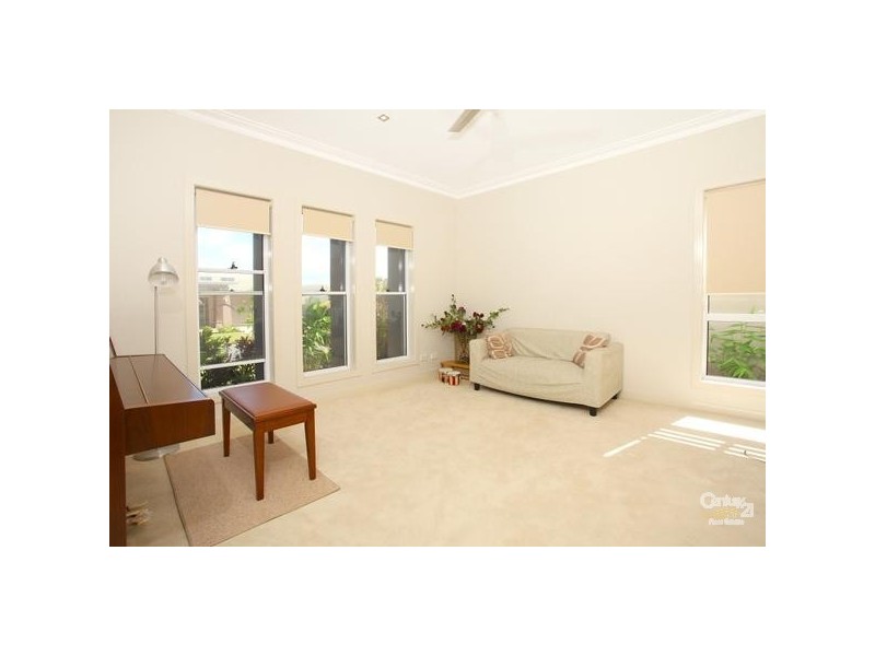 1015 Lakeview Tce, Benowa QLD 4217