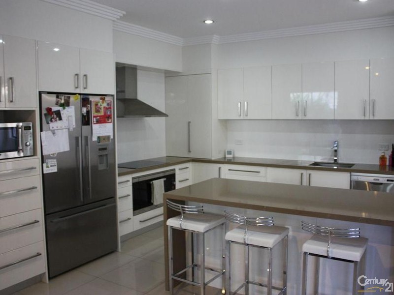 1013 Lakeview Tce, Benowa QLD 4217