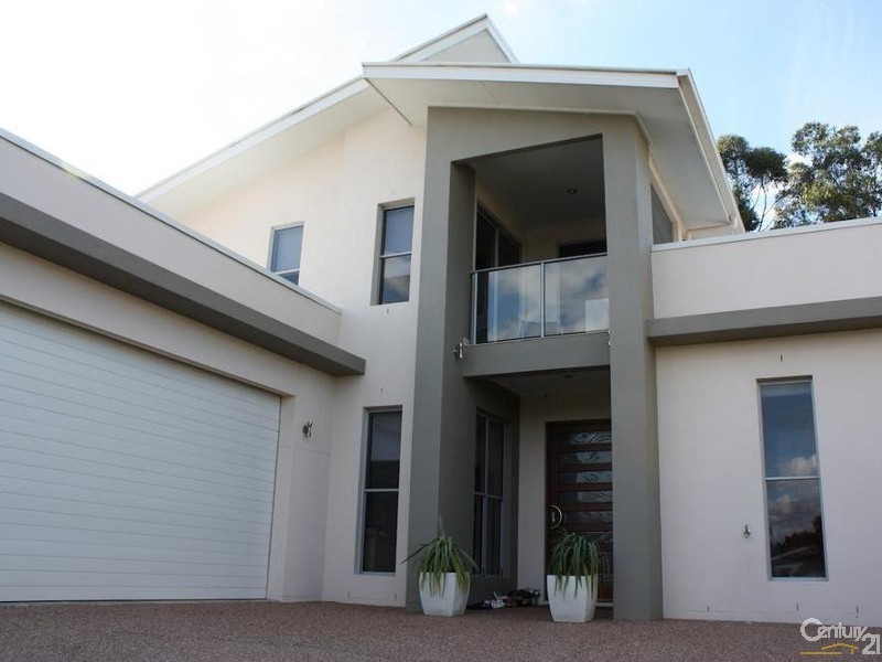 1013 Lakeview Tce, Benowa QLD 4217