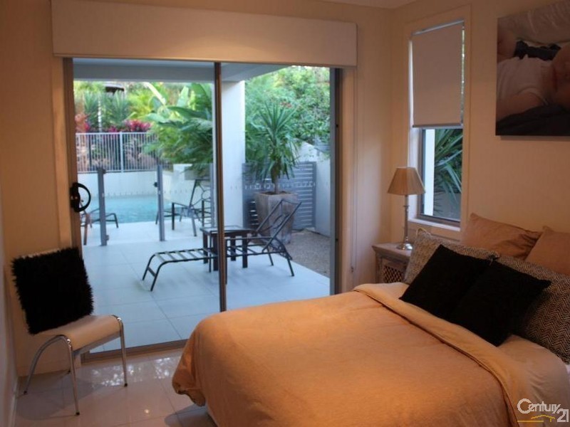 1013 Lakeview Tce, Benowa QLD 4217