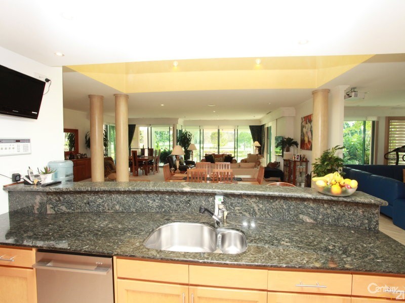 5105 Chalons Field, Benowa QLD 4217