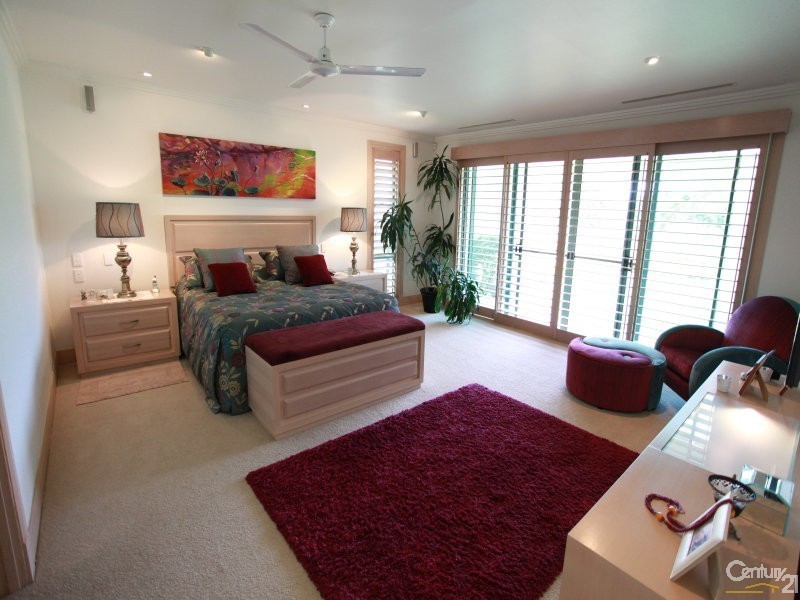 5105 Chalons Field, Benowa QLD 4217
