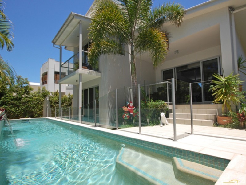 1002 Lakeview Tce., Benowa QLD 4217