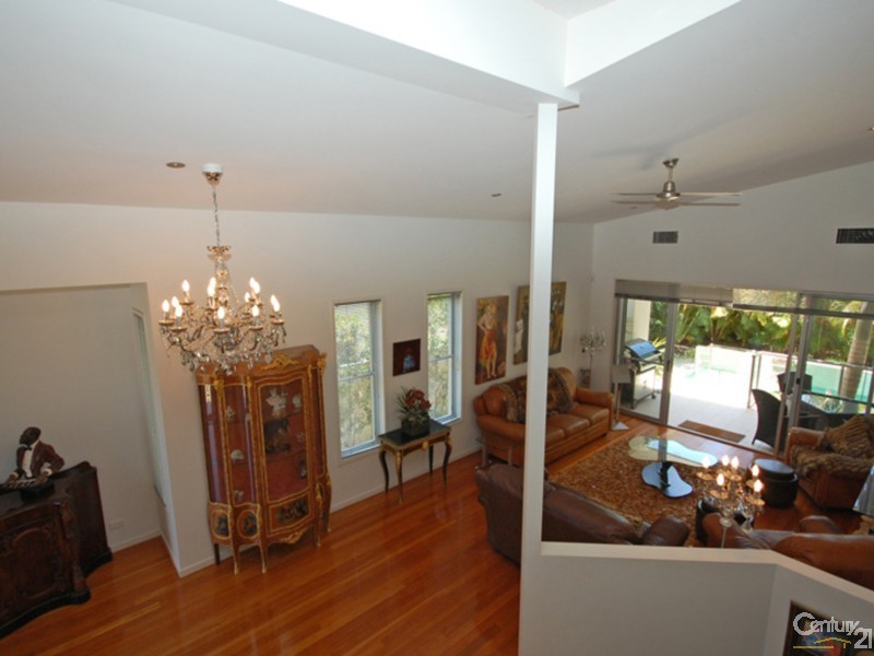 1002 Lakeview Tce., Benowa QLD 4217