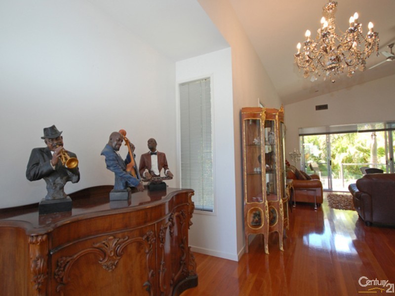 1002 Lakeview Tce., Benowa QLD 4217