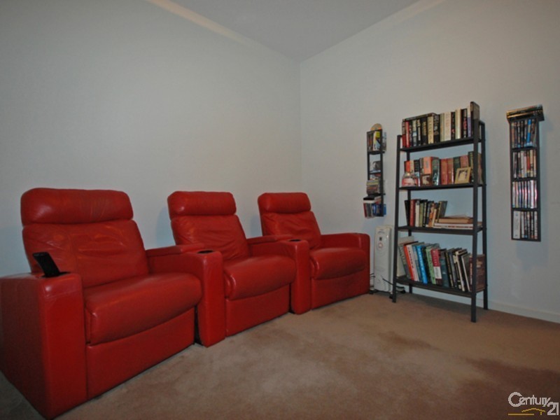 1002 Lakeview Tce., Benowa QLD 4217