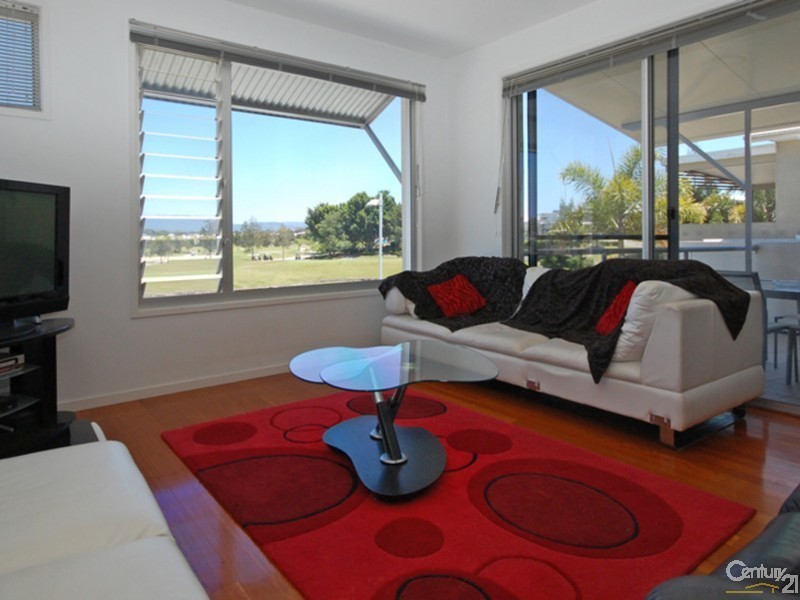 1002 Lakeview Tce., Benowa QLD 4217