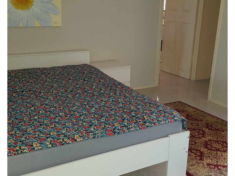 37 Inveray, Benowa QLD 4217