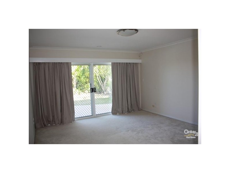114 EDINBURGH RD, Benowa QLD 4217
