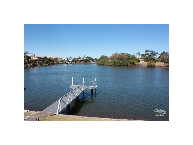 114 EDINBURGH RD, Benowa QLD 4217