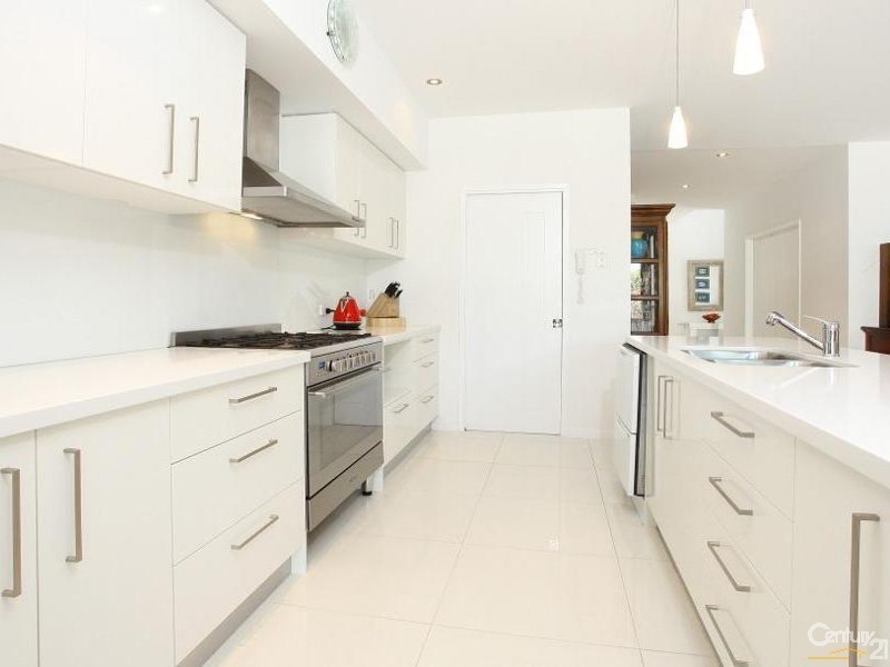 5023a Riverwood Grove, Benowa QLD 4217