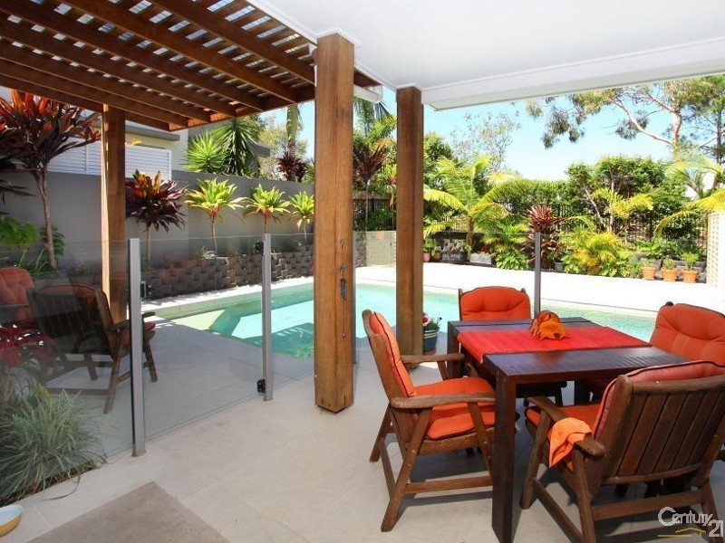 5023a Riverwood Grove, Benowa QLD 4217