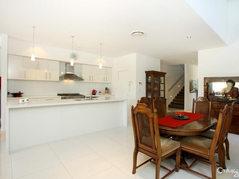 5023a Riverwood Grove, Benowa QLD 4217