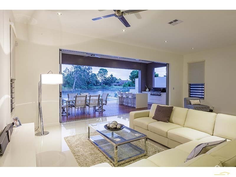 3032b The Boulevarde, Benowa QLD 4217